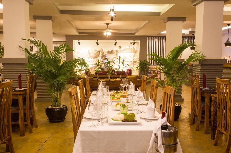 Double Leaf Boutique Hotel Phnom Penh Exterior foto